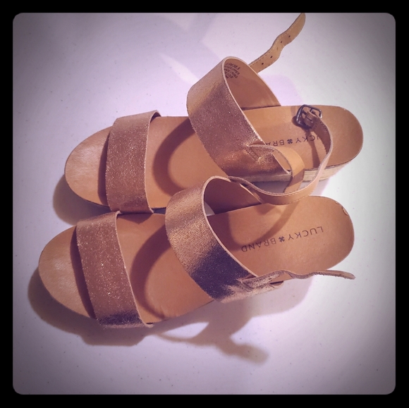 Lucky Brand - Picture 1 of 2